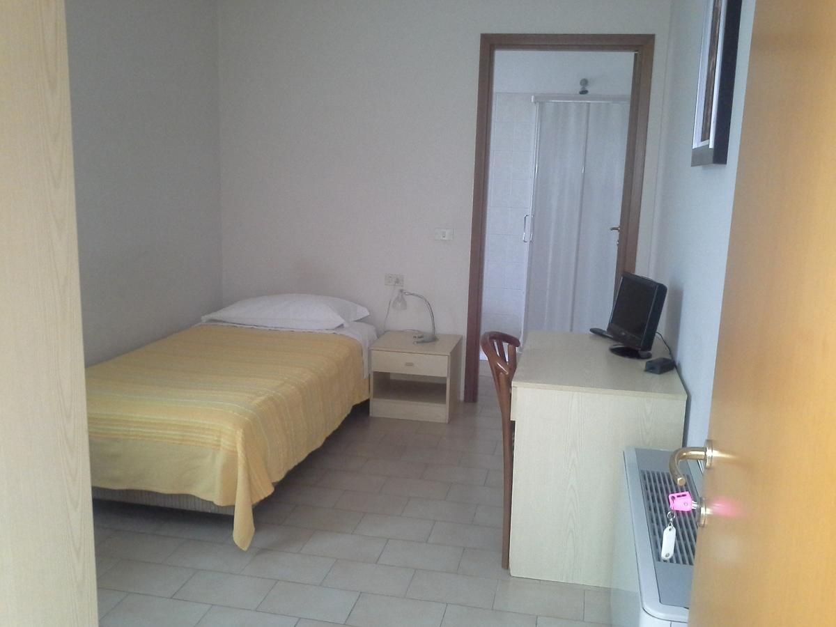 Hotel Ticino Ristorante Chierico Carbonara al Ticino Δωμάτιο φωτογραφία