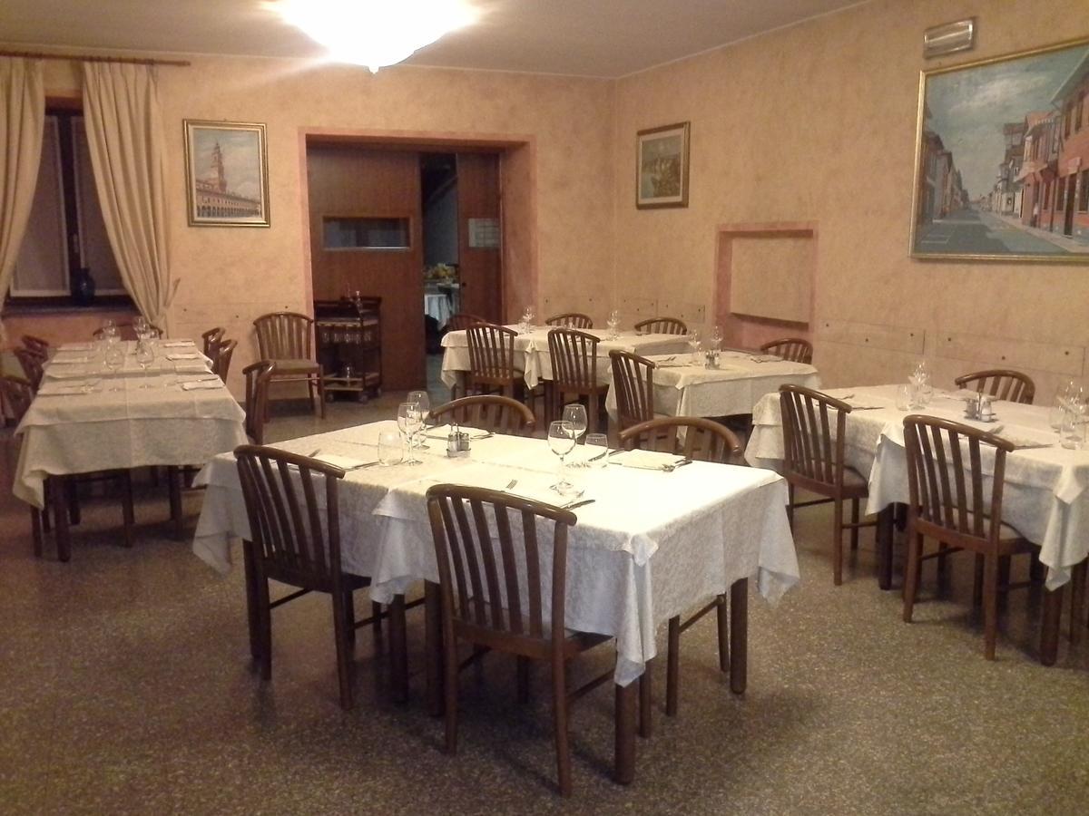 Hotel Ticino Ristorante Chierico Carbonara al Ticino Εξωτερικό φωτογραφία