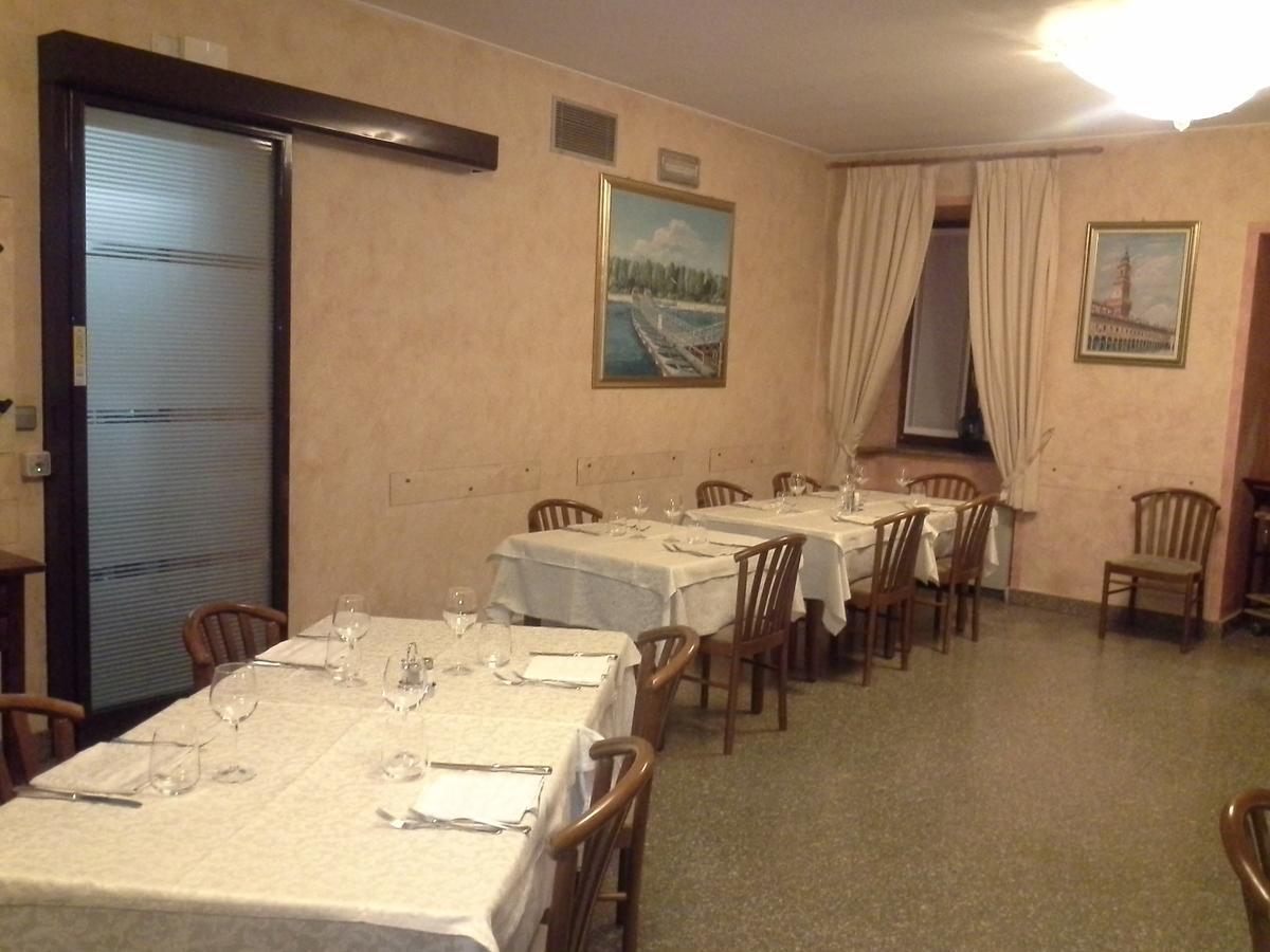 Hotel Ticino Ristorante Chierico Carbonara al Ticino Εξωτερικό φωτογραφία